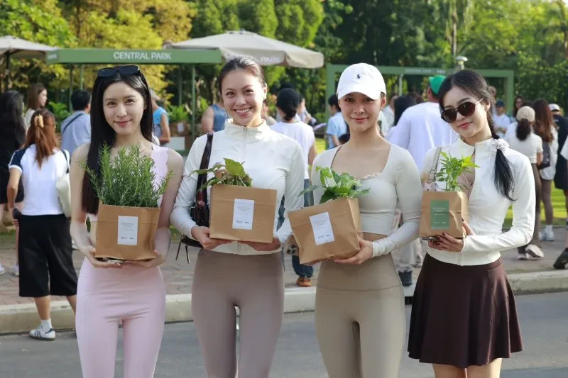 Central Park Bangkok launches ‘Here for All of You’ campaign, transforming billboards into a place of comfort in Lumpini Park, in collaboration with the Bangkok Metropolitan Administration