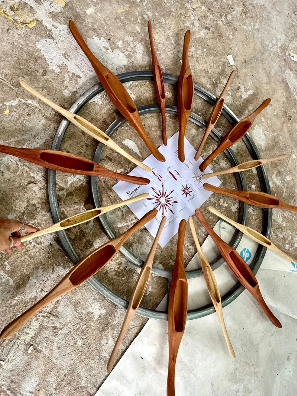 Central Pattana champions Thai local wisdom through creative collaboration —“Kak-Christ-Mud”, the Silk Mudmee Christmas tree, wins top prize at the Creative Excellence Awards 2025