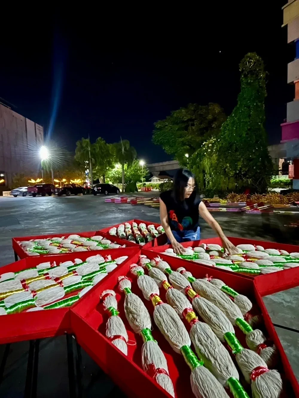 Central Pattana champions Thai local wisdom through creative collaboration —“Kak-Christ-Mud”, the Silk Mudmee Christmas tree, wins top prize at the Creative Excellence Awards 2025