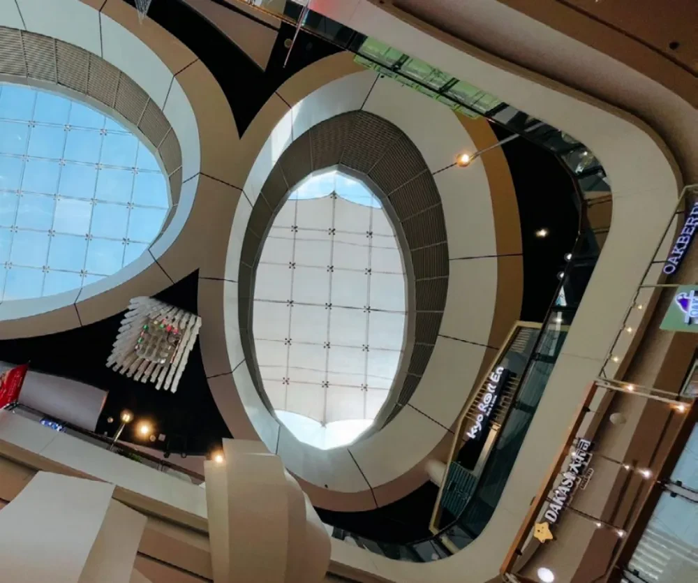 Central Rama 9 Installing Exterior Skylight Shades to Reduce Heat Transfer into the Building